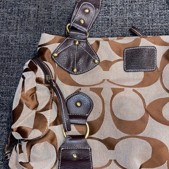 COACH brown & tan handbag - Picture 3 of 9